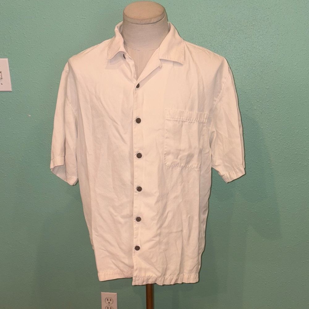 Tommy Bahama White Casual Button Down Shirt. 100% silk. Size large.